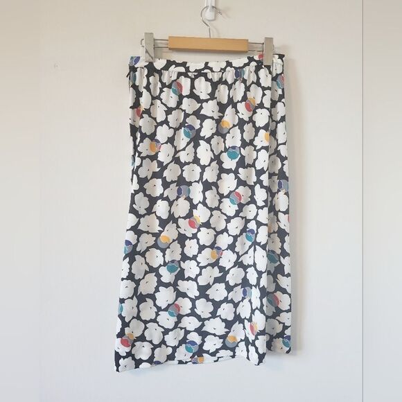 Vitntage Black and White Floral Set - Matching Skirt and Top - Picture 6 of 12
